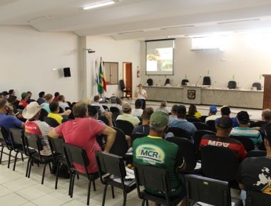 Mercedes realiza mais uma ação pelo fim da violência contra as mulheres